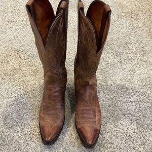 Lucchese women’s Savannah Snip toe Cowboy Boots size 8.5